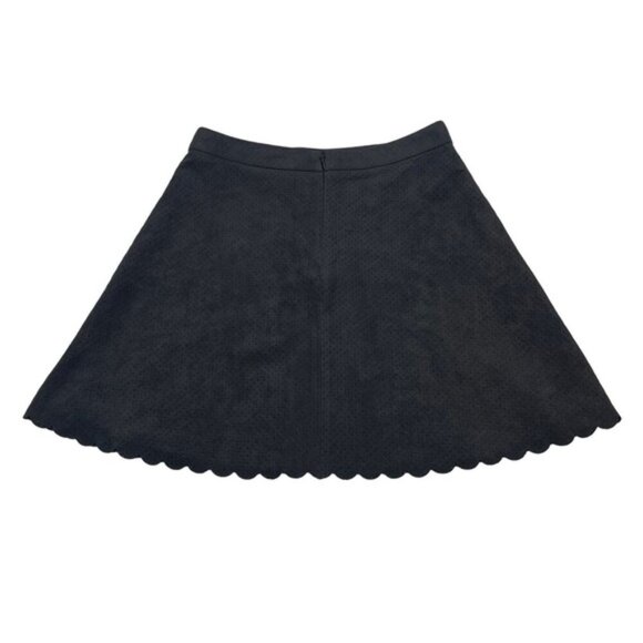 CLUB MONACO Faux Suede Scallop Hem Mini Skirt Sz 4 Lined - Picture 5 of 5